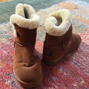 Uggs boots. Size 6. Women’s, excellent condition! Cozy!